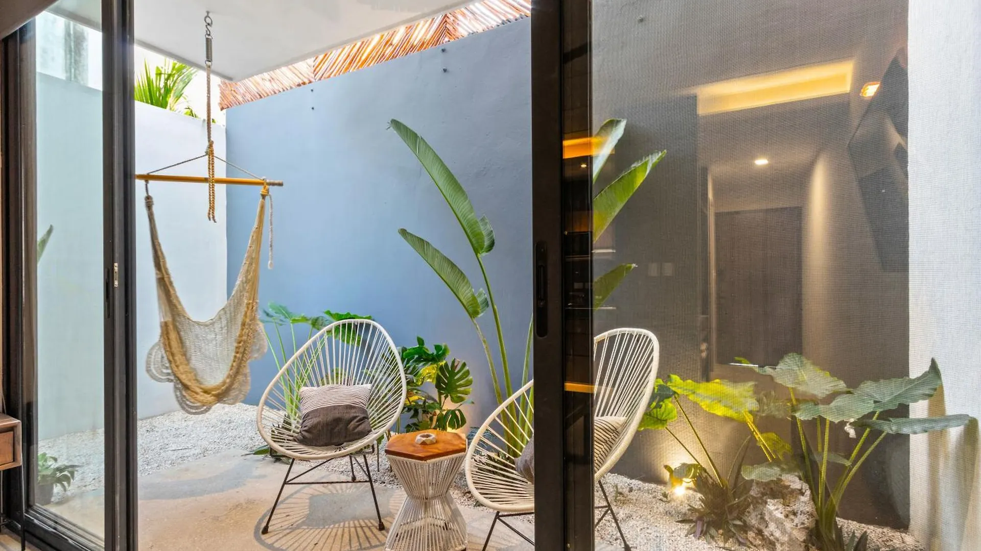 アパート Searena Boutique Condos プレヤデルカーメン