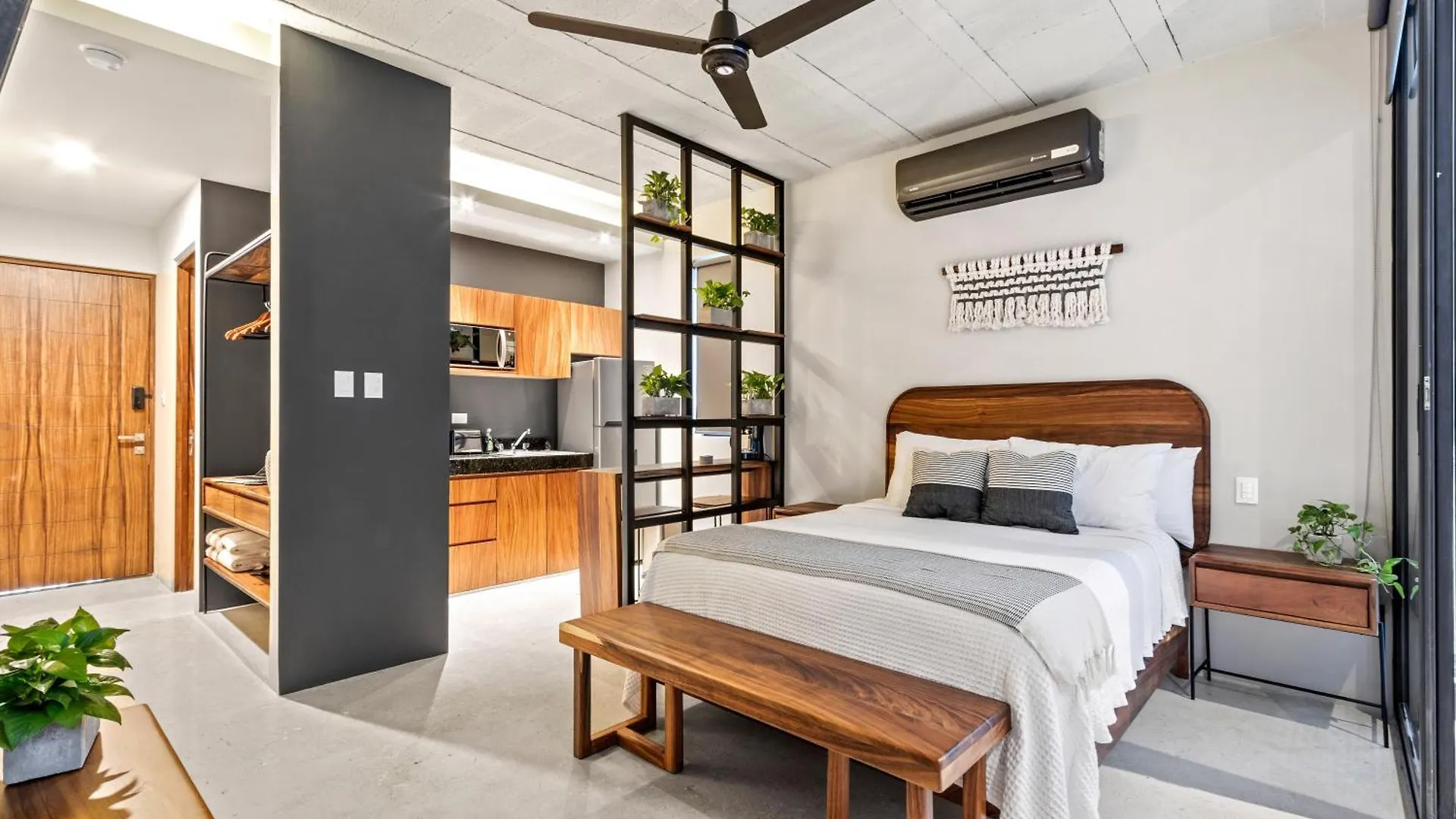 Searena Boutique Condos プレヤデルカーメン アパート
